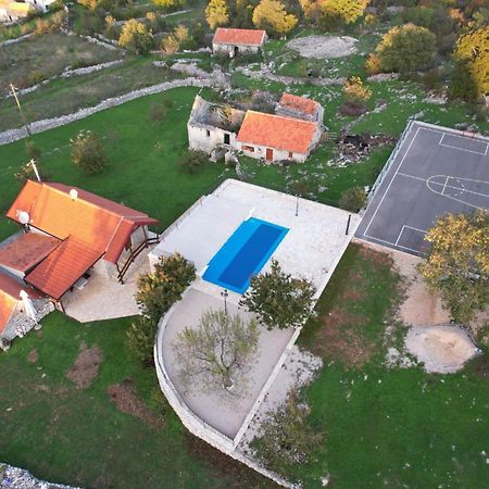 Patakun Holiday Home For 5, With Heated Pool Lecevica Экстерьер фото