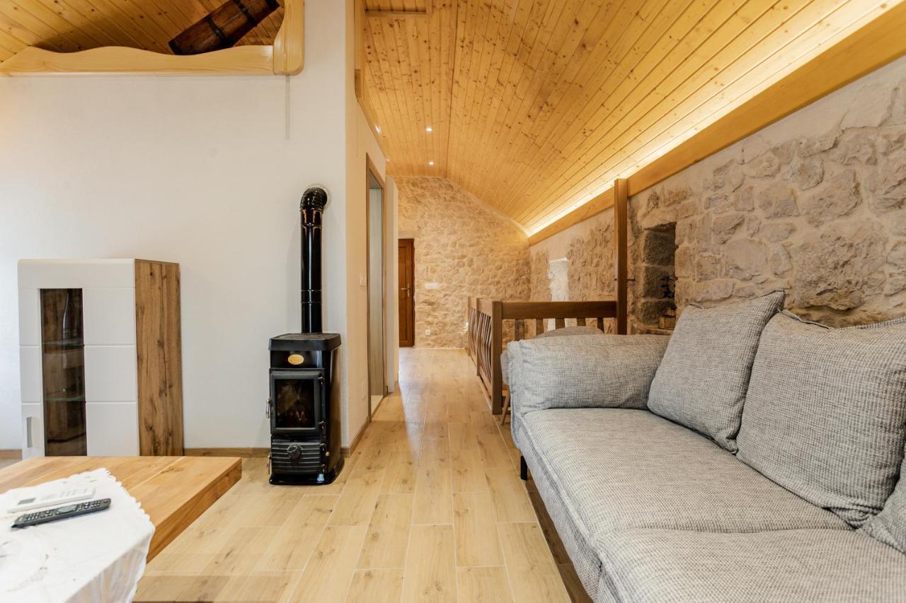 Patakun Holiday Home For 5, With Heated Pool Lecevica Экстерьер фото