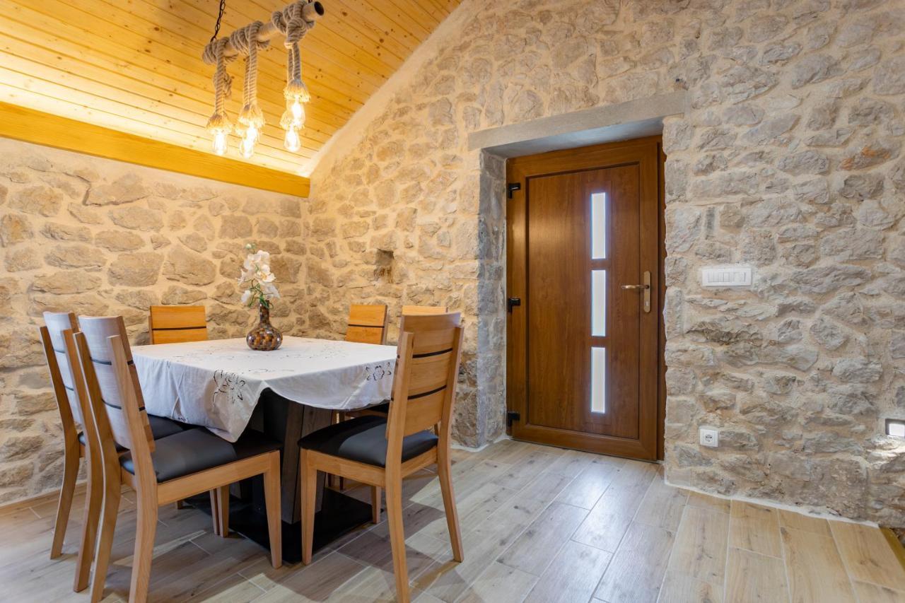 Patakun Holiday Home For 5, With Heated Pool Lecevica Экстерьер фото