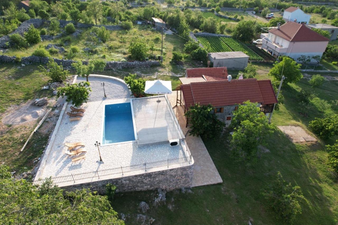 Patakun Holiday Home For 5, With Heated Pool Lecevica Экстерьер фото