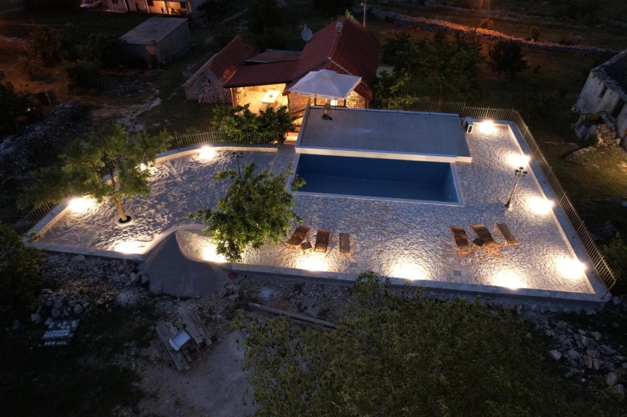 Patakun Holiday Home For 5, With Heated Pool Lecevica Экстерьер фото