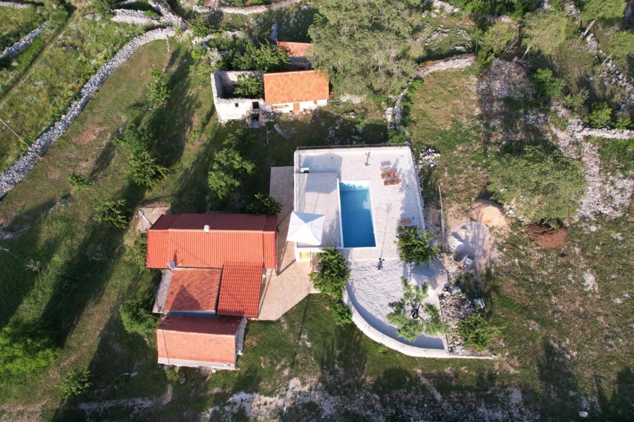 Patakun Holiday Home For 5, With Heated Pool Lecevica Экстерьер фото