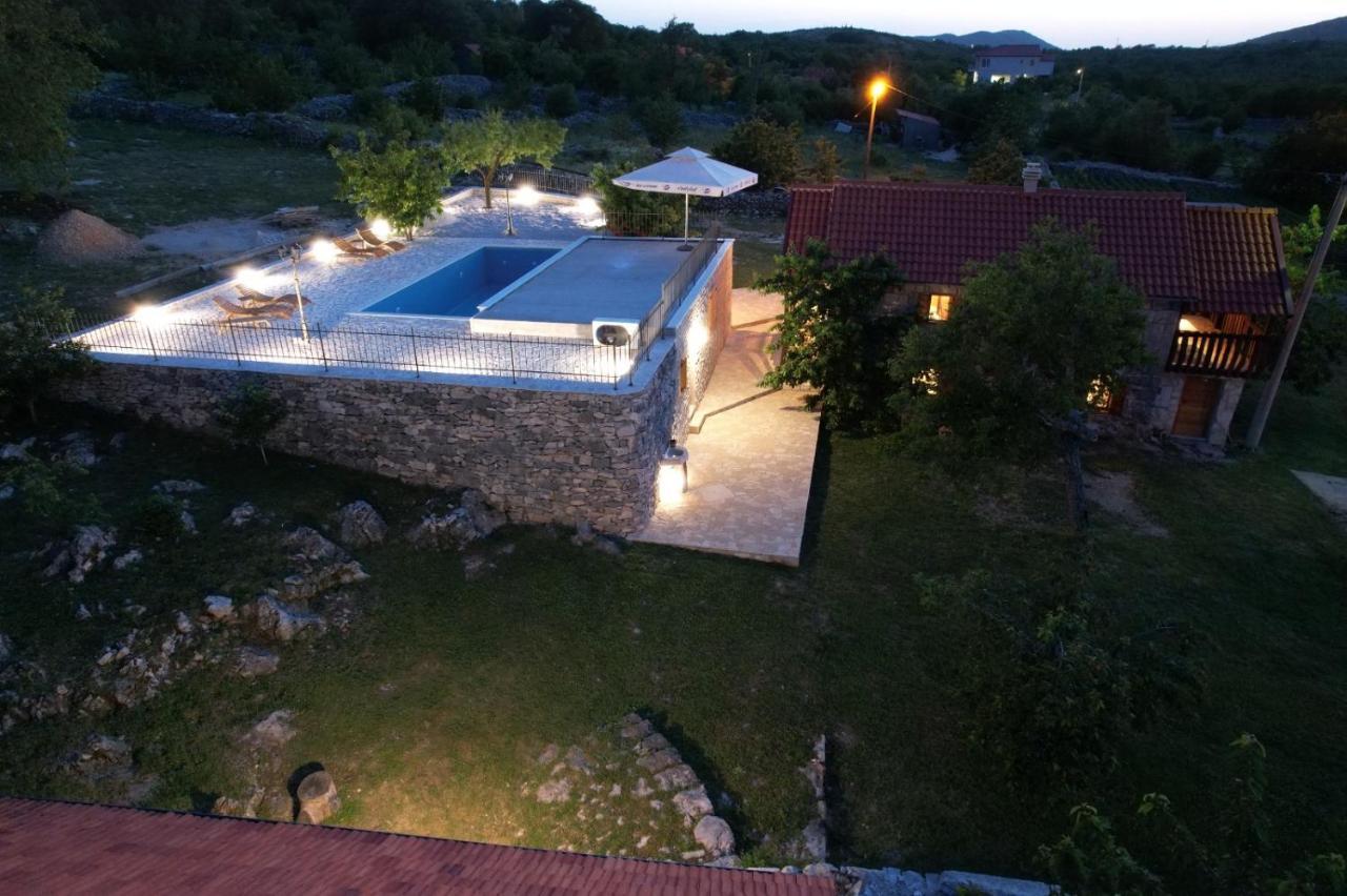 Patakun Holiday Home For 5, With Heated Pool Lecevica Экстерьер фото