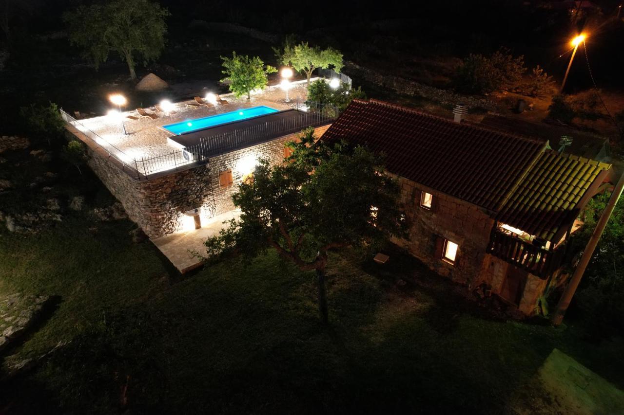 Patakun Holiday Home For 5, With Heated Pool Lecevica Экстерьер фото