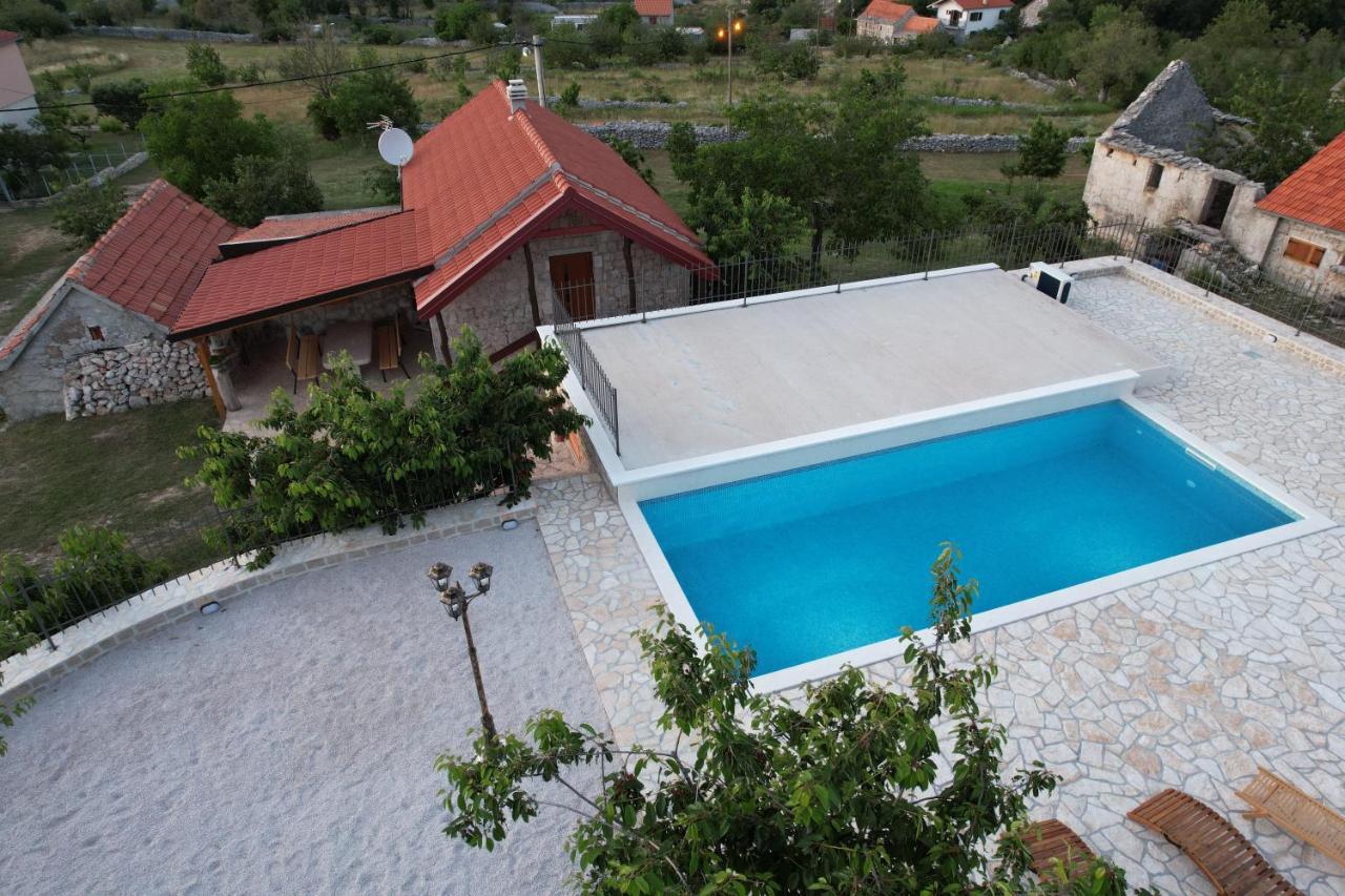 Patakun Holiday Home For 5, With Heated Pool Lecevica Экстерьер фото