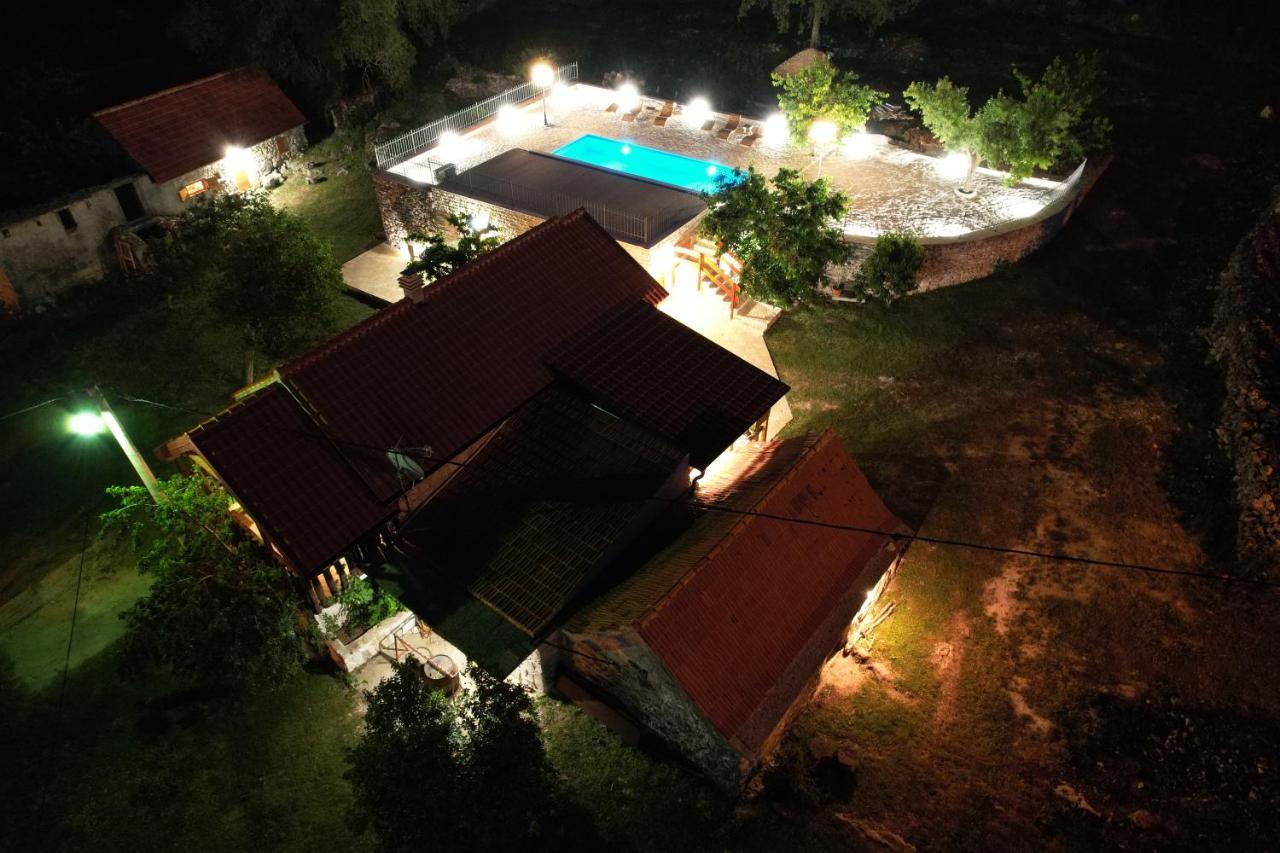 Patakun Holiday Home For 5, With Heated Pool Lecevica Экстерьер фото