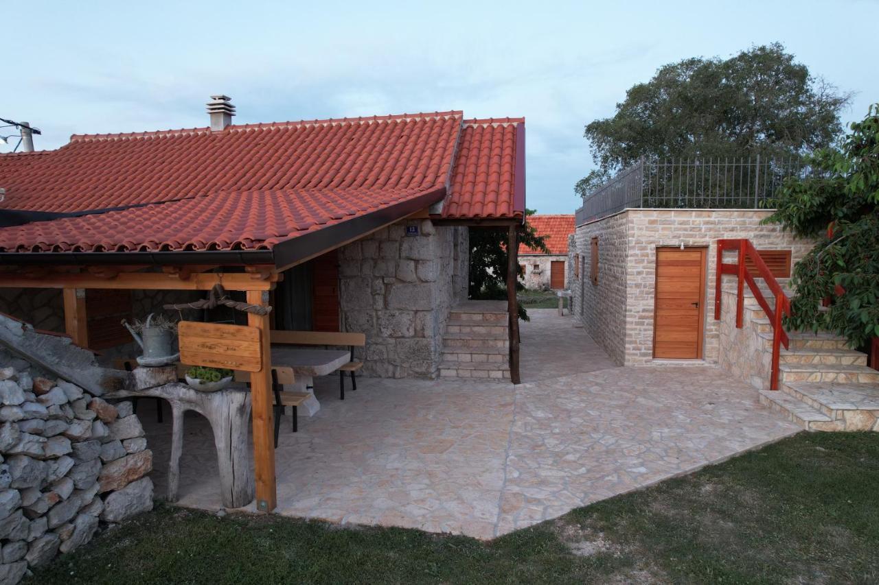Patakun Holiday Home For 5, With Heated Pool Lecevica Экстерьер фото