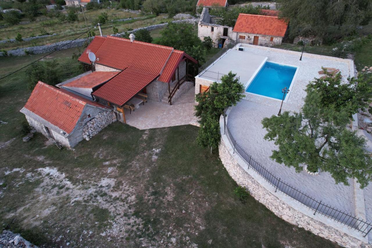 Patakun Holiday Home For 5, With Heated Pool Lecevica Экстерьер фото