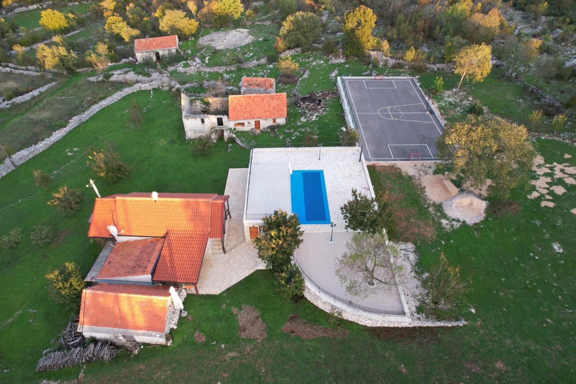 Patakun Holiday Home For 5, With Heated Pool Lecevica Экстерьер фото
